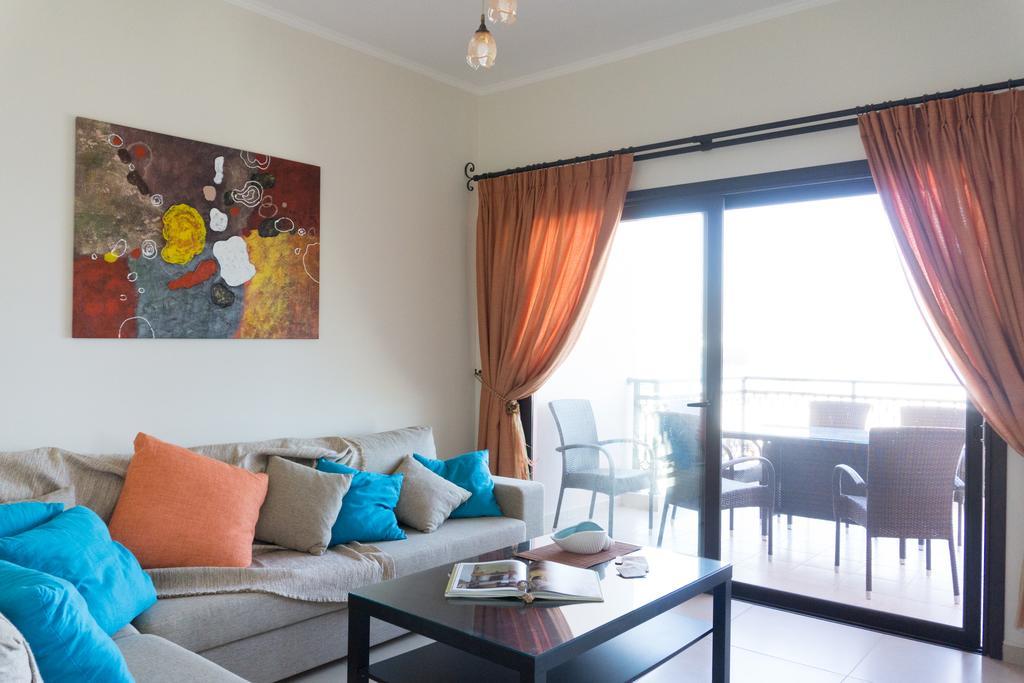 Porfyra'S Island Apartment Makry Gialos  Exterior photo